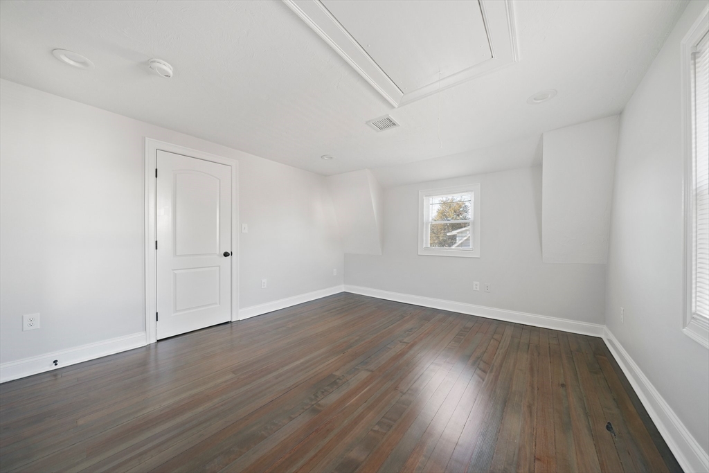3 bed, 1 bath apartment for rent at 35 Phillips Ave, Stoughton — photo 14 of 24