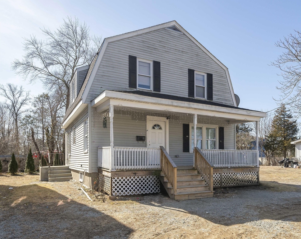 3 bed, 1 bath apartment for rent at 35 Phillips Ave, Stoughton — photo 1 of 24