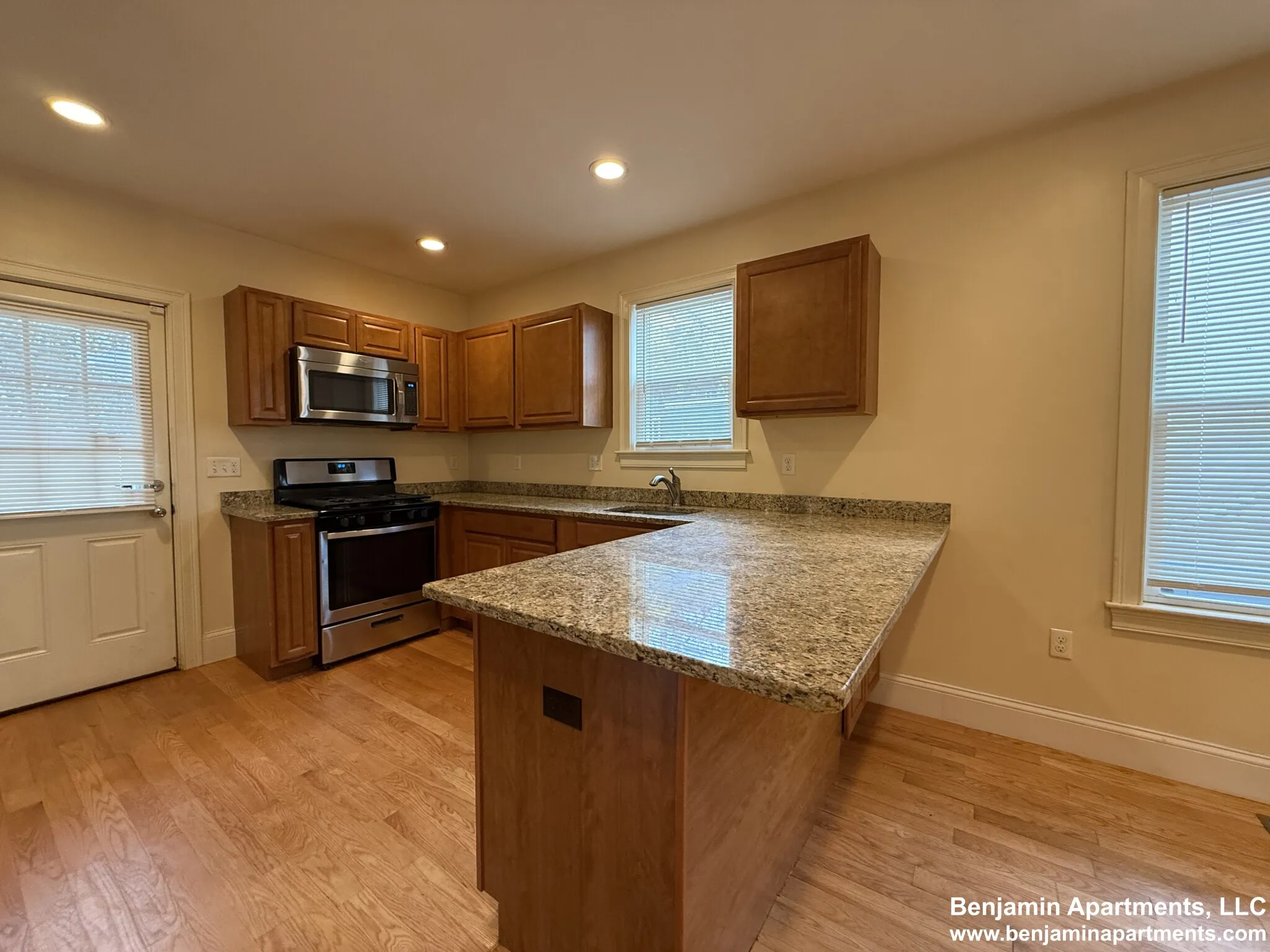 4 bed, 2 bath apartment for rent at 35 Pratt St Unit 1B, Allston — photo 9 of 20