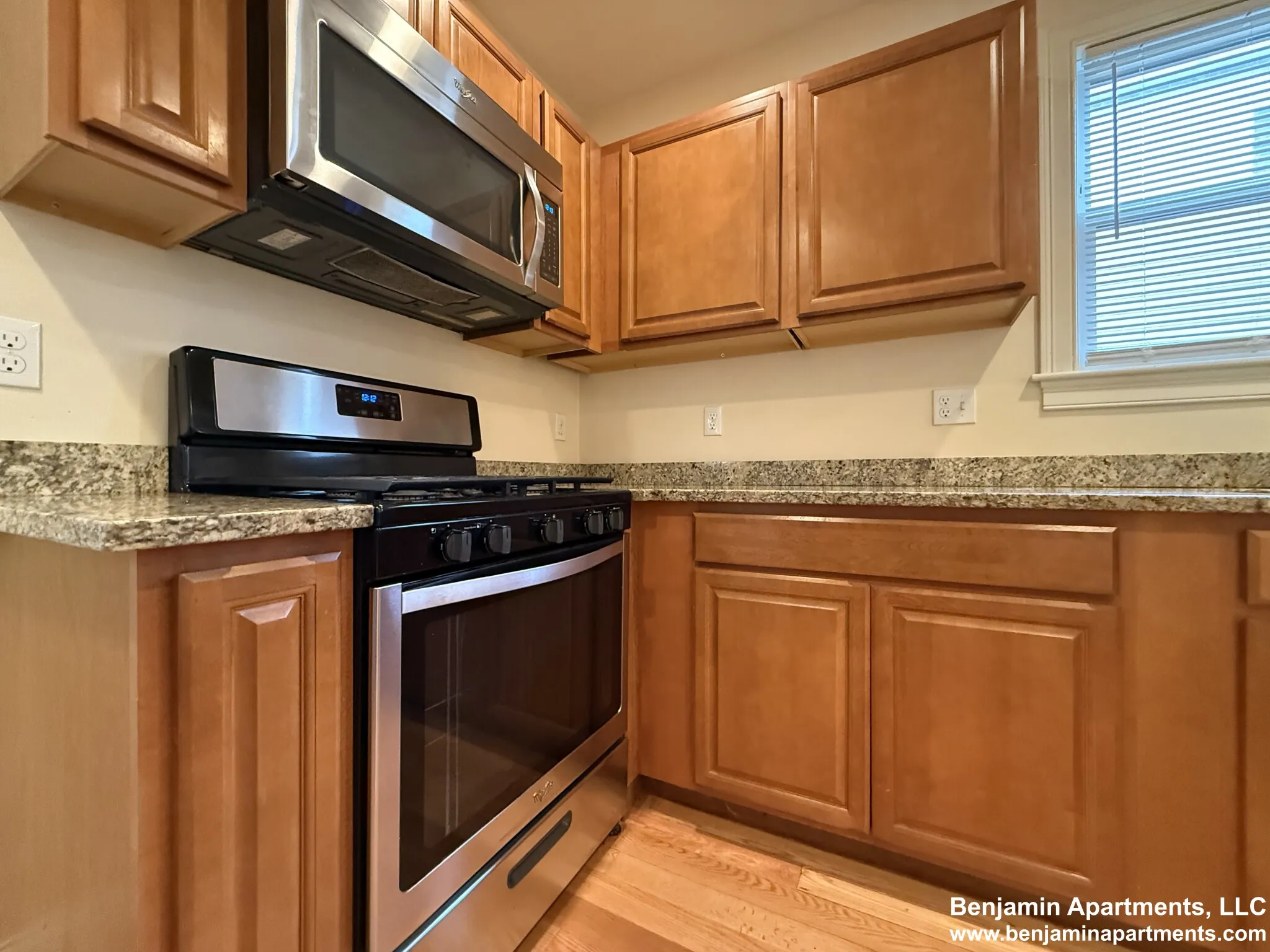 4 bed, 2 bath apartment for rent at 35 Pratt St Unit 1B, Allston — photo 3 of 20