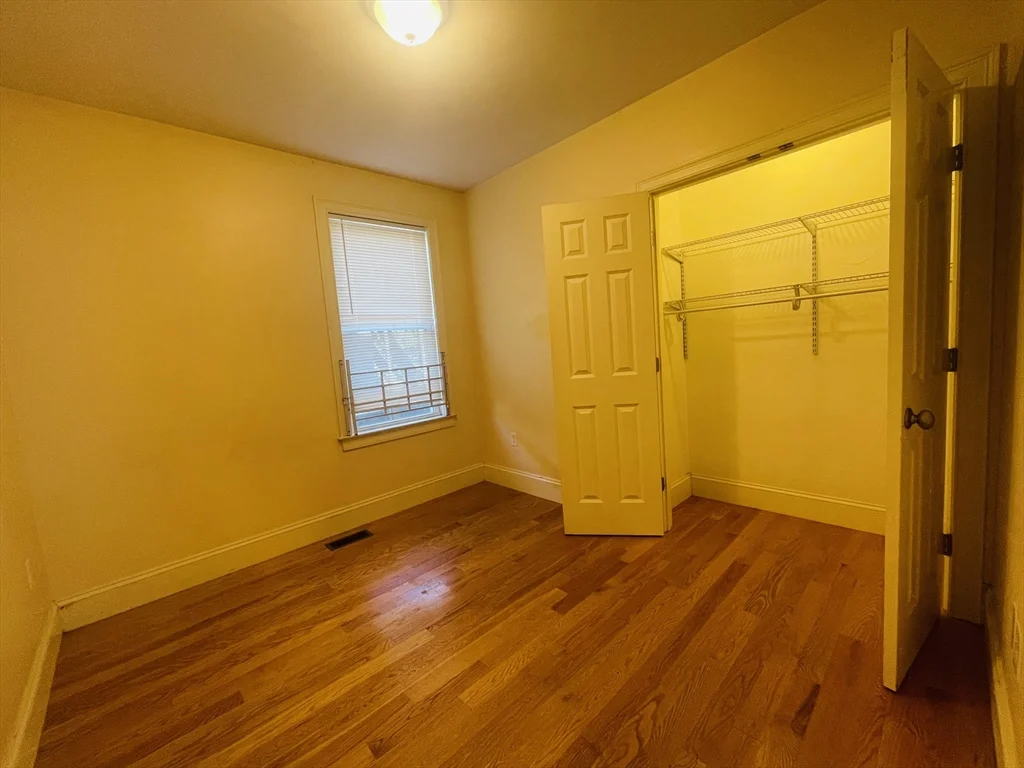 4 bed, 2 bath apartment for rent at 35 Pratt St Unit 1R, Allston — photo 3 of 9