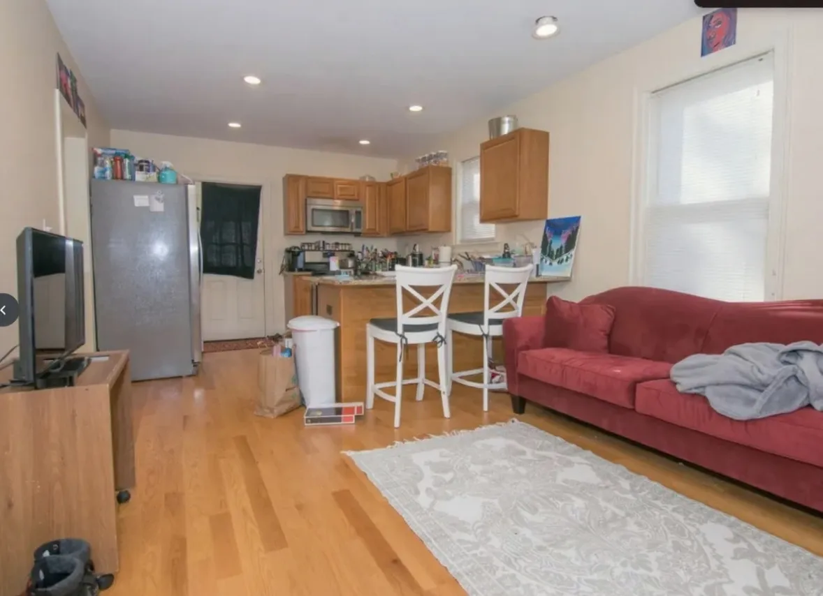 4 bed, 2 bath apartment for rent at 35 Pratt St Unit U1, Allston — photo 3 of 9