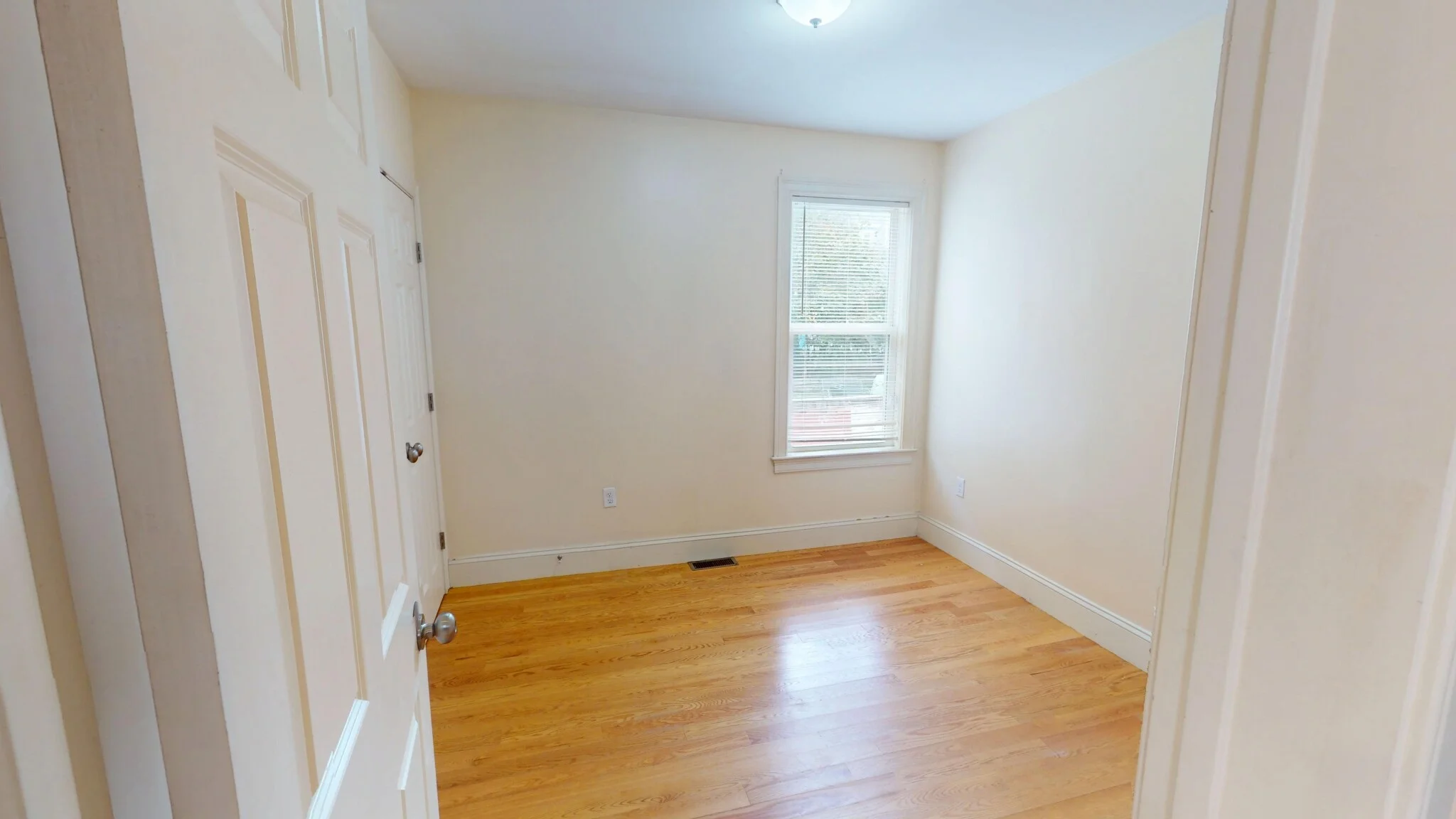 4 bed, 2 bath apartment for rent at 35 Pratt Unit 1, Allston — photo 5 of 8