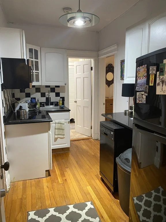 1 bed, 1 bath apartment for rent at 35 Queensberry St Unit 10, Fenway — photo 2 of 7