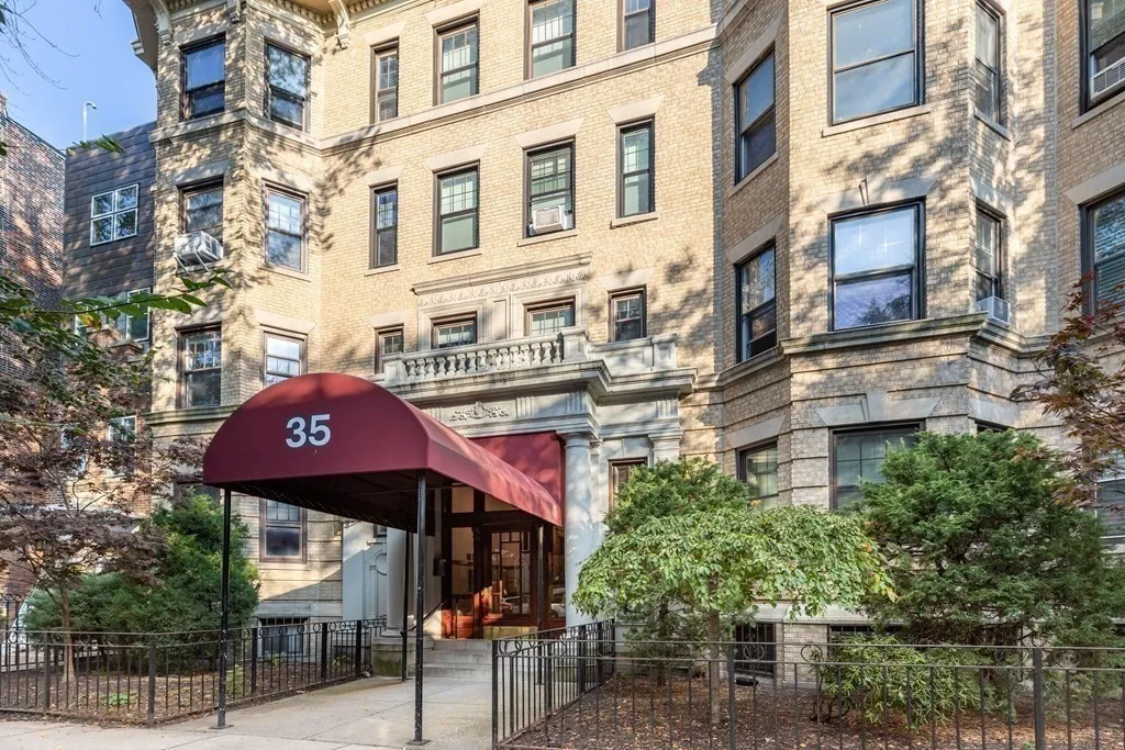 1 bed, 1 bath apartment for rent at 35 Queensberry St Unit 20, Fenway — photo 8 of 9