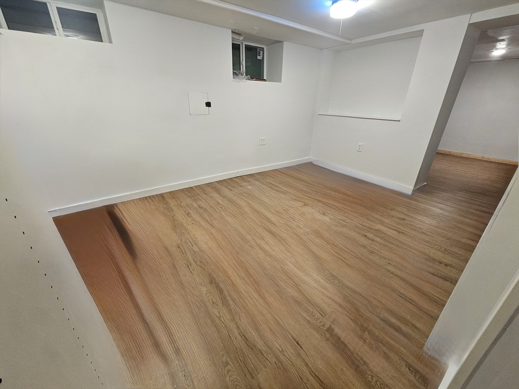 4 bed, 1 bath apartment for rent at 35 Reedsdale Rd, Milton — photo 39 of 41