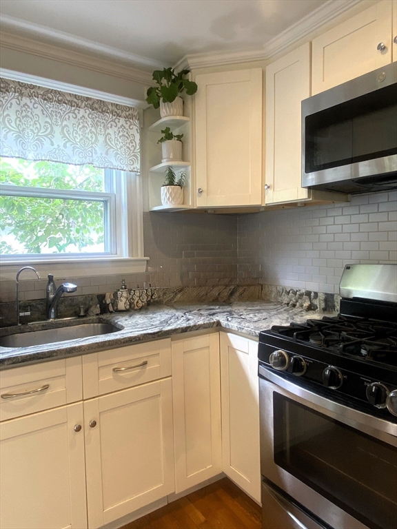 4 bed, 1 bath apartment for rent at 35 Reedsdale Rd, Milton — photo 8 of 41