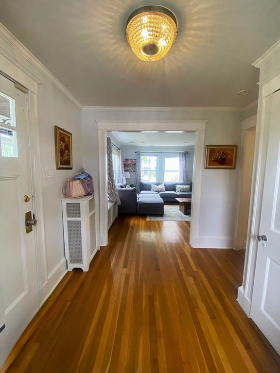 4 bed, 1 bath apartment for rent at 35 Reedsdale Rd, Milton — photo 4 of 41