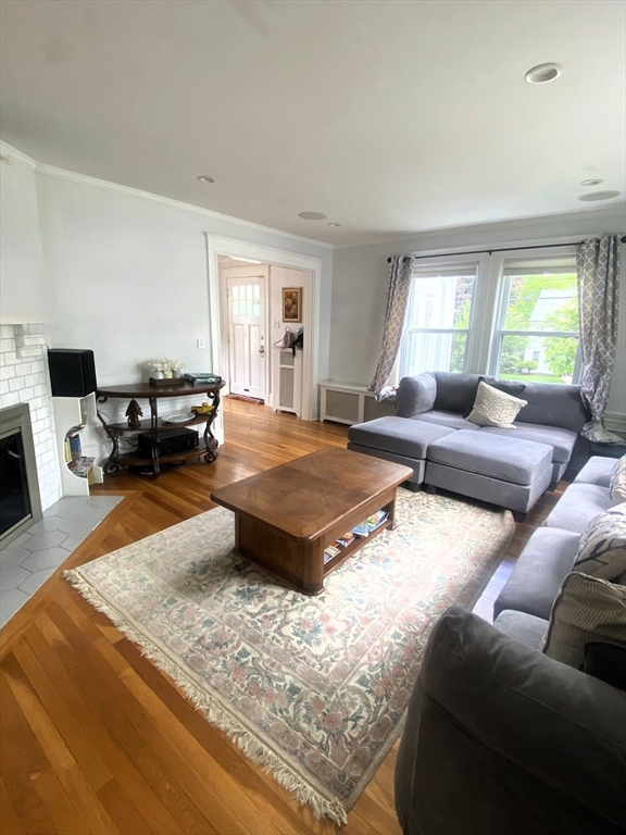 4 bed, 1 bath apartment for rent at 35 Reedsdale Rd, Milton — photo 16 of 41