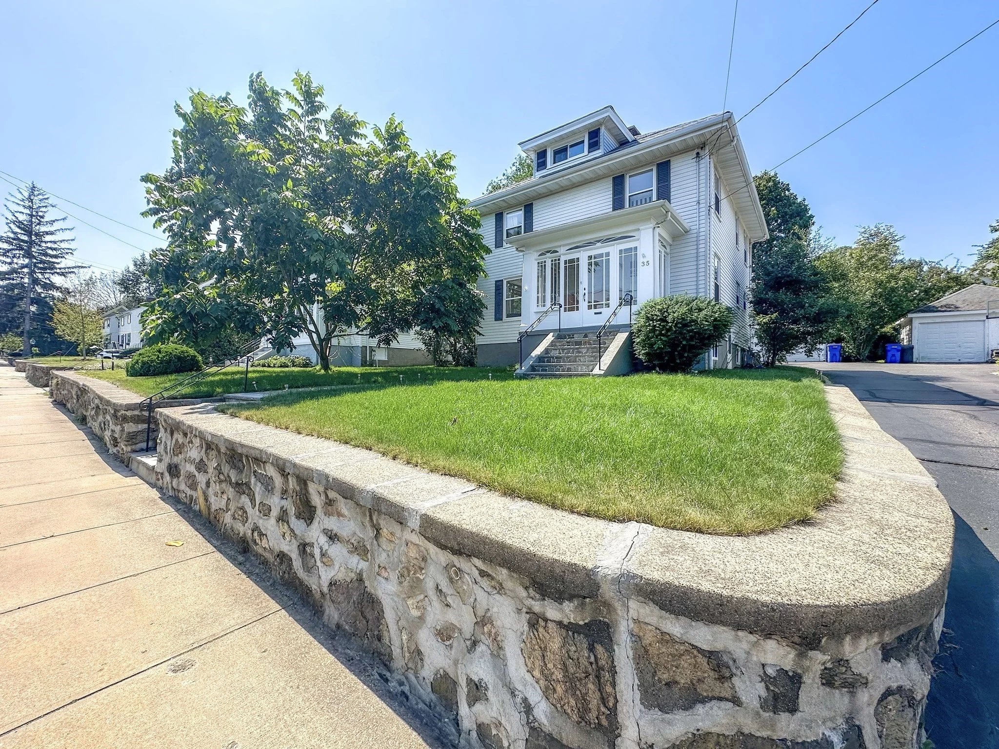 4 bed, 1 bath apartment for rent at 35 Reedsdale Rd Unit 35, Milton — photo 3 of 37