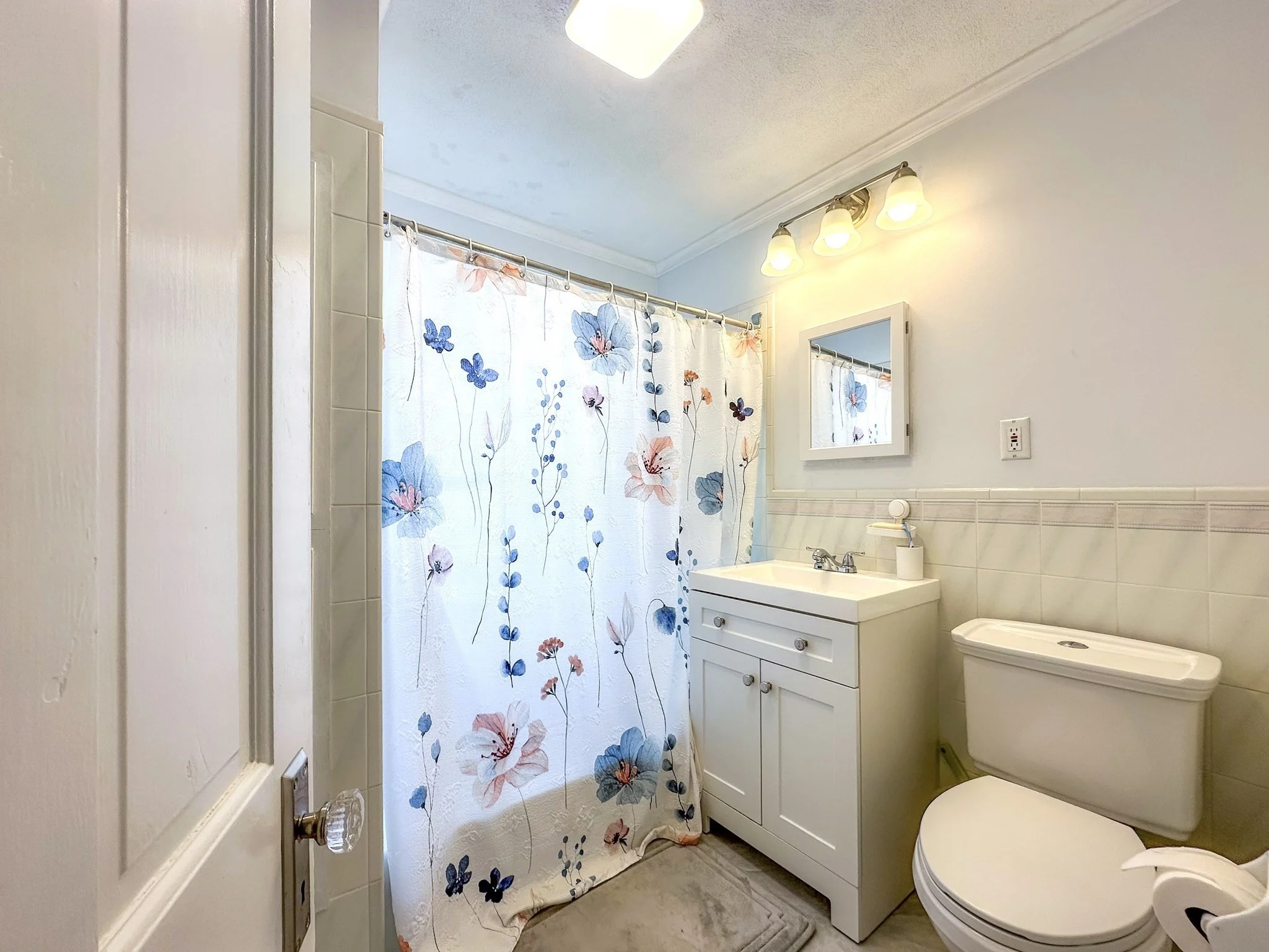 4 bed, 1 bath apartment for rent at 35 Reedsdale Rd Unit 35, Milton — photo 33 of 37
