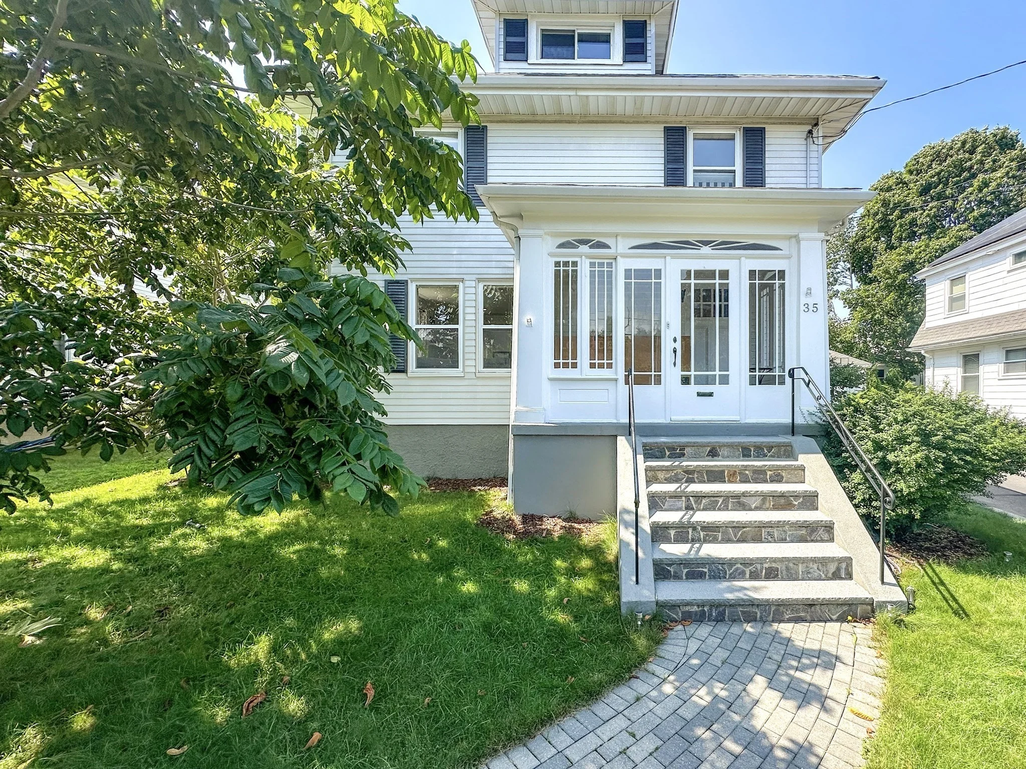 4 bed, 1 bath apartment for rent at 35 Reedsdale Rd Unit 35, Milton — photo 1 of 37
