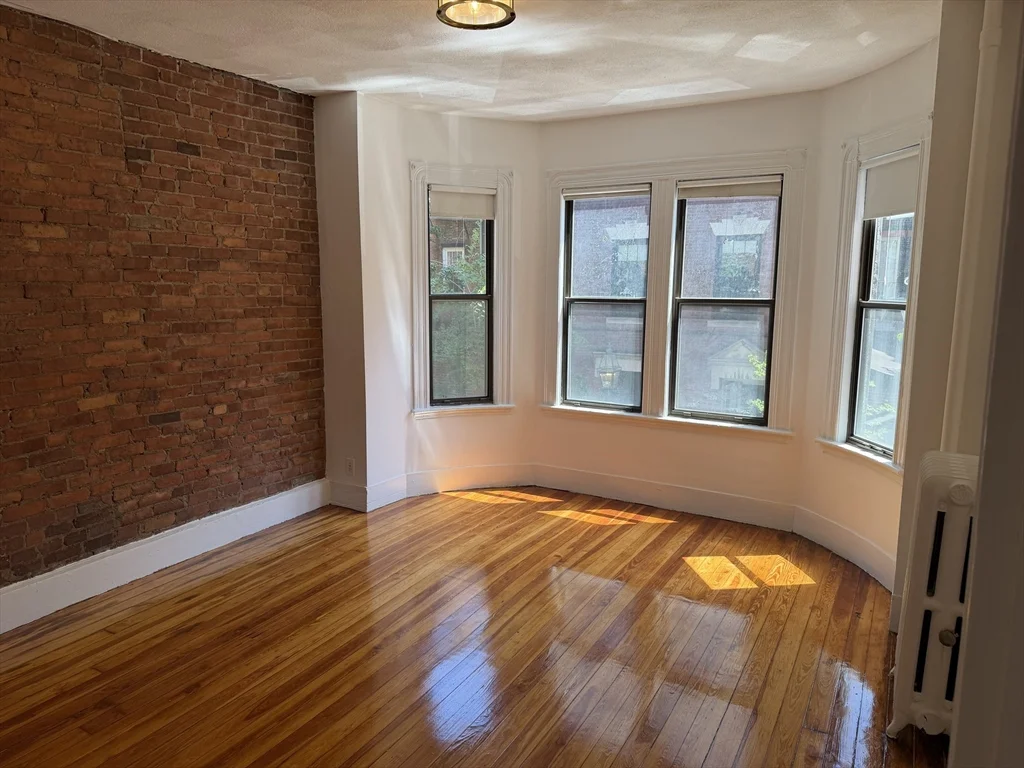 3 bed, 1 bath apartment for rent at 35 Revere St Unit 2, Beacon Hill — photo 1 of 13