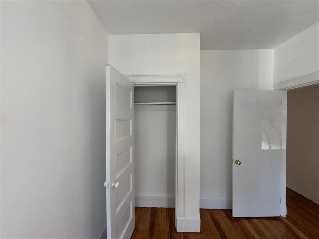 3 bed, 1 bath apartment for rent at 35 Revere St Unit 2, Beacon Hill — photo 8 of 13