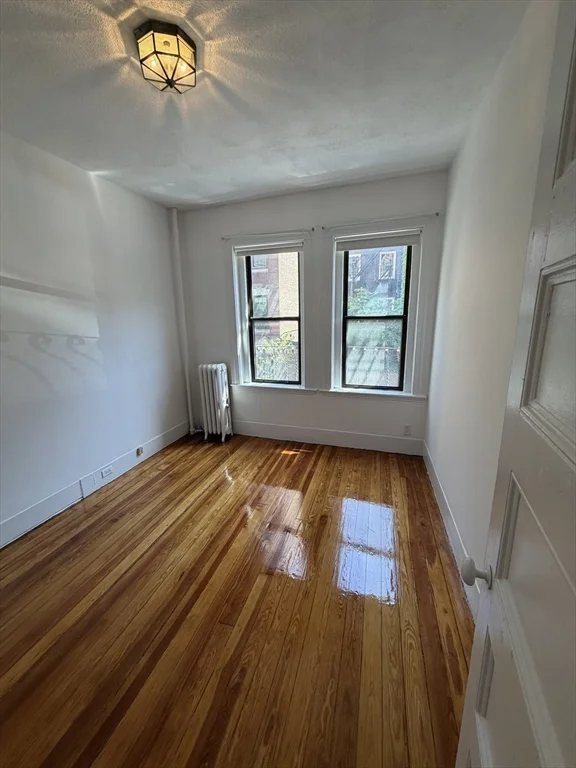 3 bed, 1 bath apartment for rent at 35 Revere St Unit 2, Beacon Hill — photo 6 of 13