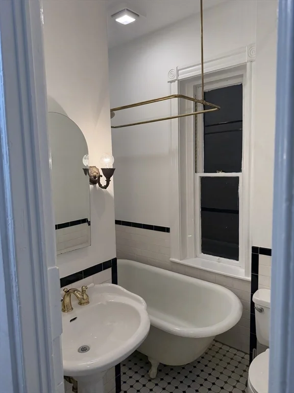 3 bed, 1 bath apartment for rent at 35 Revere St Unit 2, Beacon Hill — photo 12 of 13