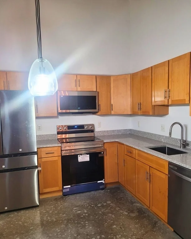 Studio bed, 1 bath apartment for rent at 35 Riverwalk Way Unit 219, Highlands — photo 5 of 24