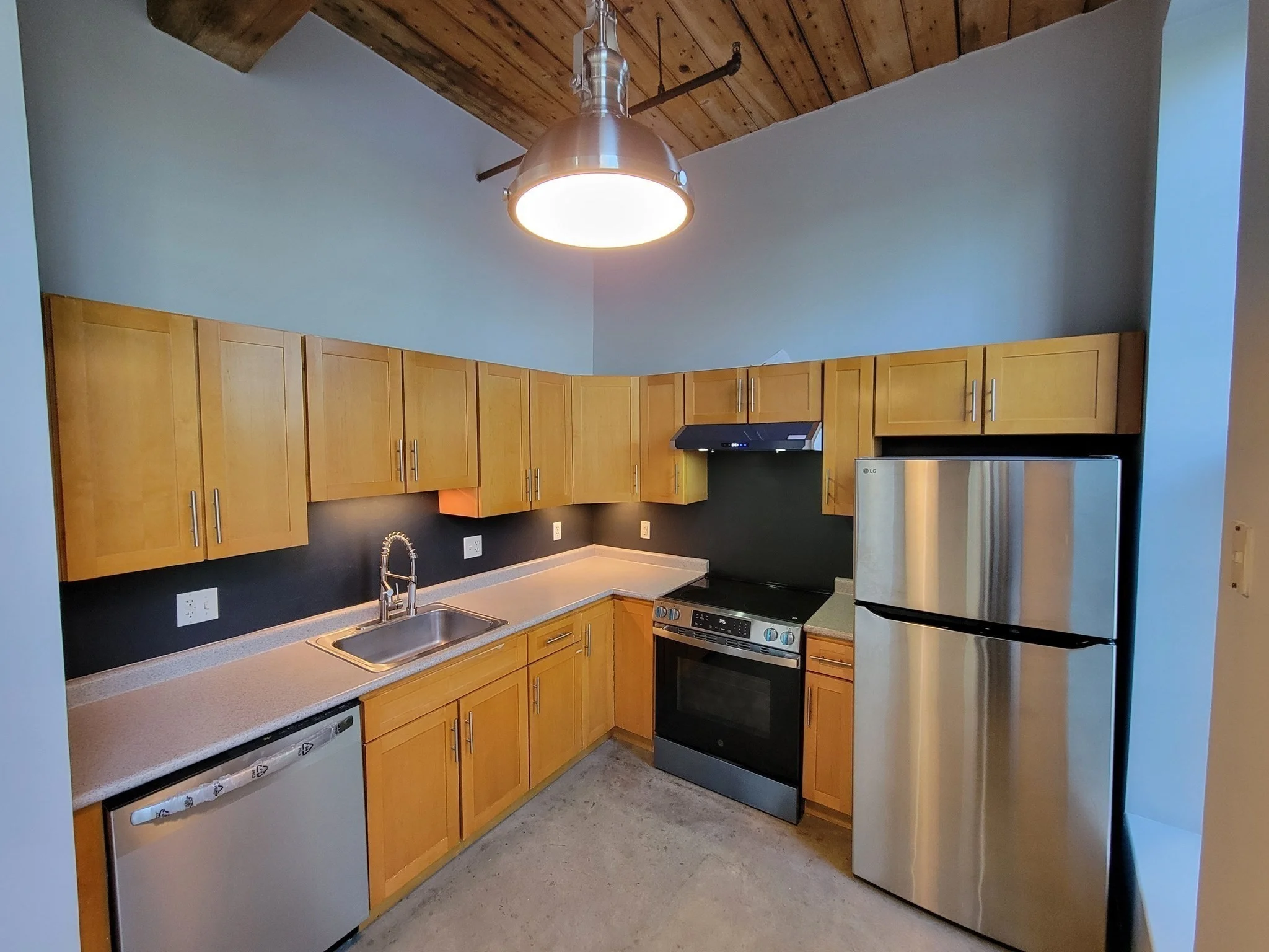 1 bed, 1 bath apartment for rent at 35 Riverwalk Way Unit R118, Lowell — photo 6 of 25
