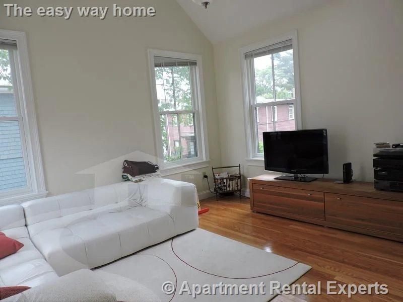 3 bed, 2 bath apartment for rent at 35 Roberts Rd Unit 2, Harvard Square — photo 11 of 14