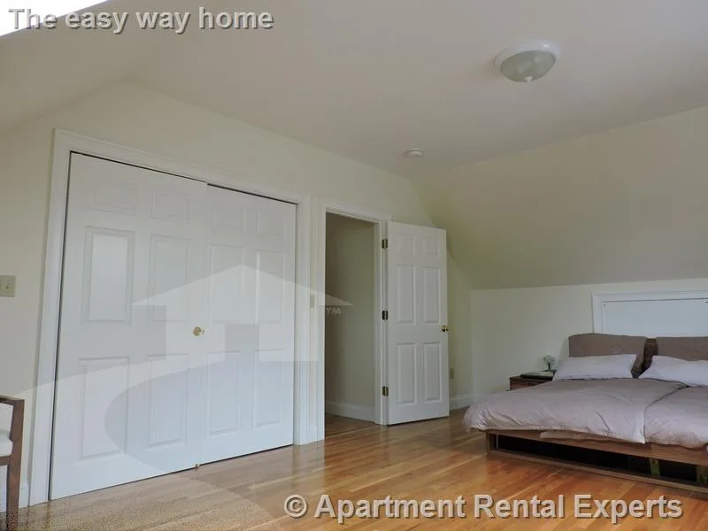 3 bed, 2 bath apartment for rent at 35 Roberts Rd Unit 2, Harvard Square — photo 5 of 14