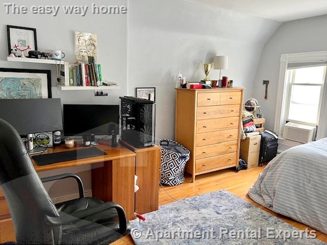 4 bed, 1 bath apartment for rent at 35 Rogers Ave, Davis Square — photo 15 of 23