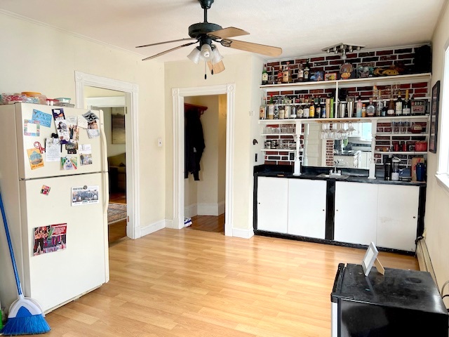 4 bed, 1 bath apartment for rent at 35 Rogers Ave Unit 2, Powder House Square — photo 3 of 23