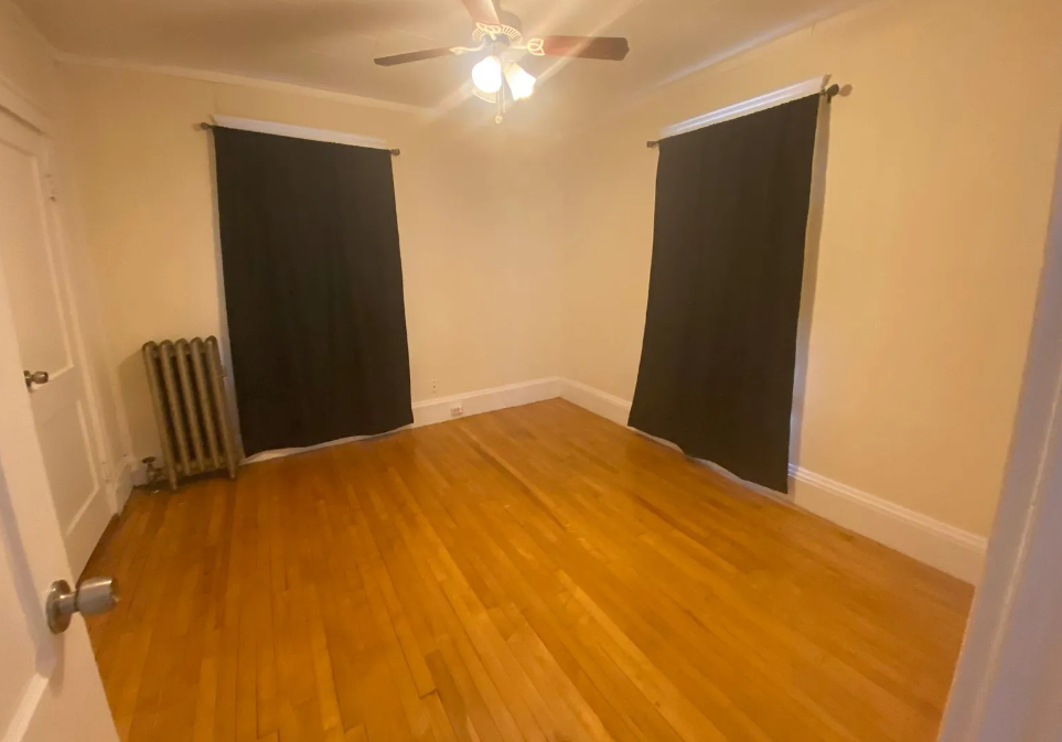 2 bed, 1 bath apartment for rent at 35 Rose St Unit 1, Ward Two — photo 5 of 6