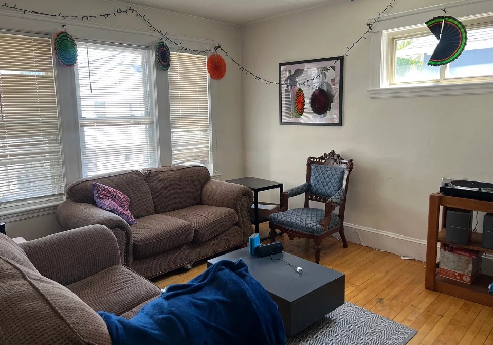 3 bed, 1 bath apartment for rent at 35 Rose St Unit 2, Ward Two — photo 7 of 22
