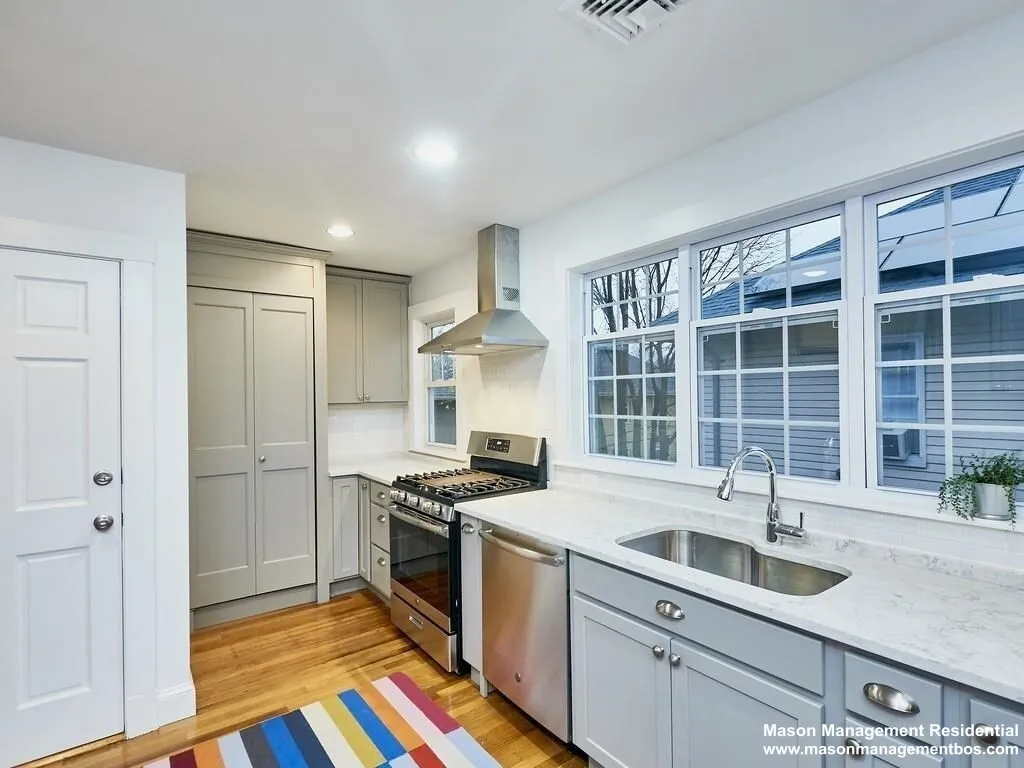 2 bed, 1 bath apartment for rent at 35 Roseway St Unit 2, Jamaica Plain — photo 4 of 11