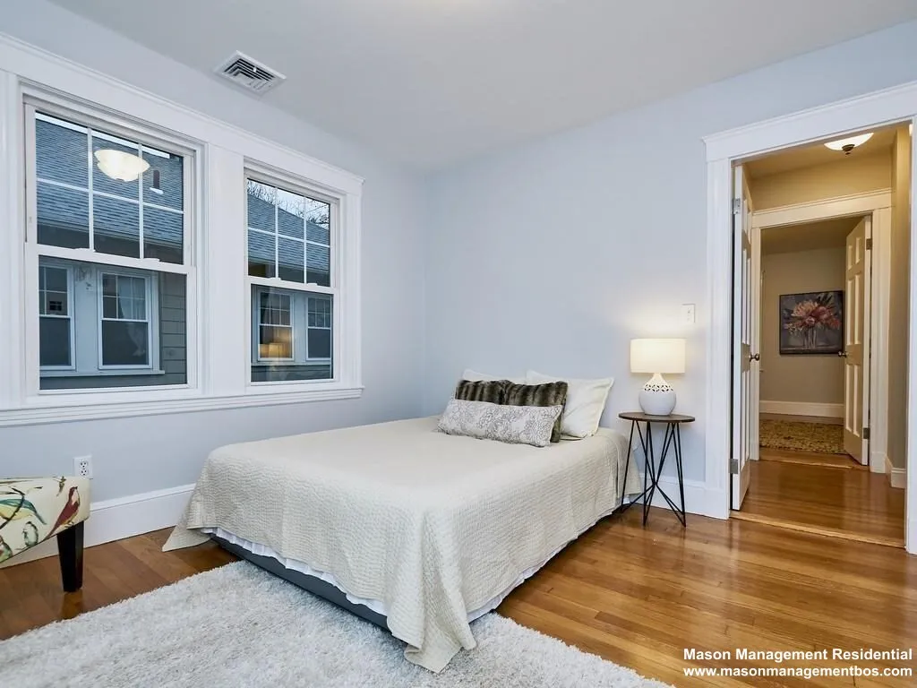2 bed, 1 bath apartment for rent at 35 Roseway St Unit 2, Jamaica Plain — photo 10 of 11