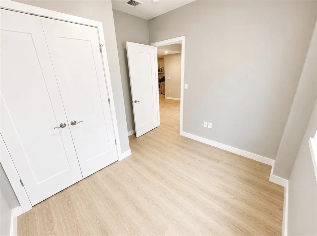 2 bed, 1 bath apartment for rent at 35 S Huntington Ave Unit 201, Coolidge Corner — photo 5 of 11