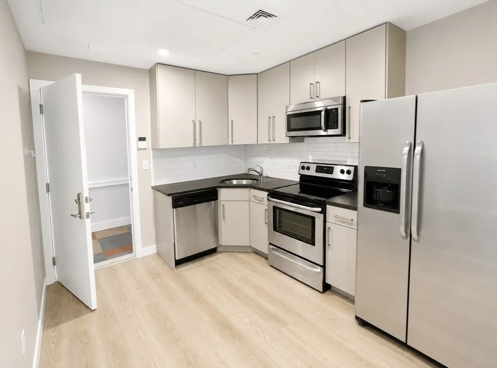 2 bed, 1 bath apartment for rent at 35 S Huntington Ave Unit 201, Coolidge Corner — photo 1 of 11