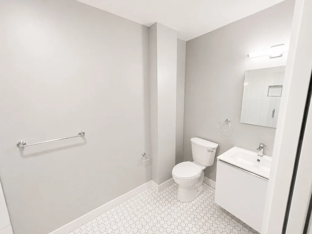 3 bed, 2 bath apartment for rent at 35 S Huntington Ave Unit 603, Coolidge Corner — photo 7 of 13