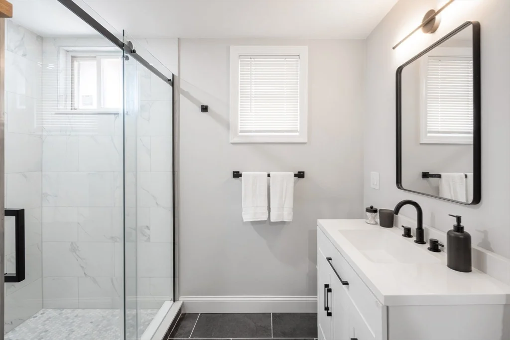 2 bed, 1 bath apartment for rent at 35 Sagamore Ave Unit 1, Chelsea — photo 15 of 16