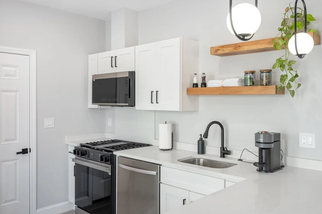 2 bed, 1 bath apartment for rent at 35 Sagamore Ave Unit 1, Chelsea — photo 1 of 16