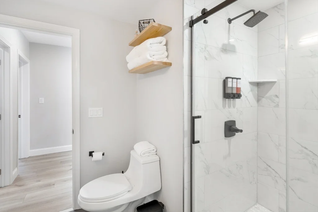 2 bed, 1 bath apartment for rent at 35 Sagamore Ave Unit 1, Chelsea — photo 14 of 16