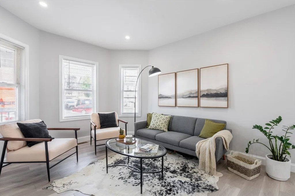 2 bed, 1 bath apartment for rent at 35 Sagamore Ave Unit 1, Chelsea — photo 5 of 16