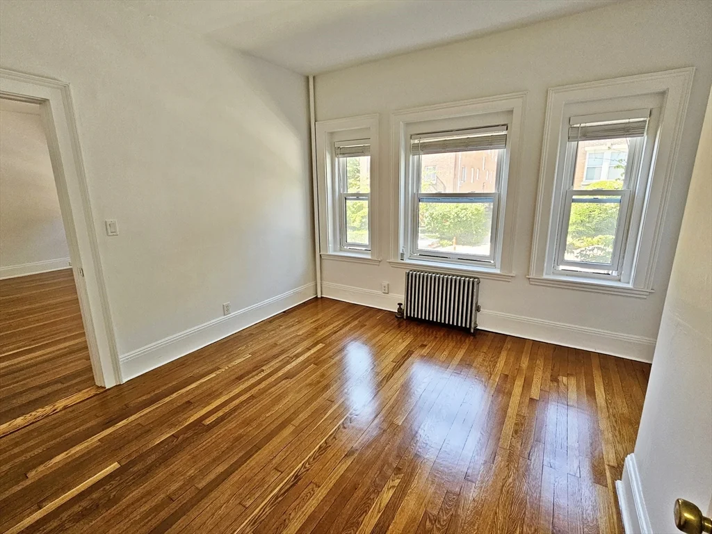 1 bed, 1 bath apartment for rent at 35 Saint Paul St Unit 1, Coolidge Corner — photo 4 of 12