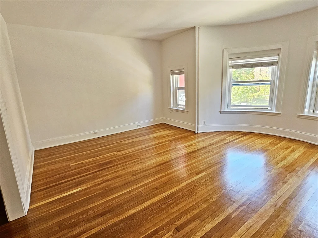 1 bed, 1 bath apartment for rent at 35 Saint Paul St Unit 1, Coolidge Corner — photo 11 of 12