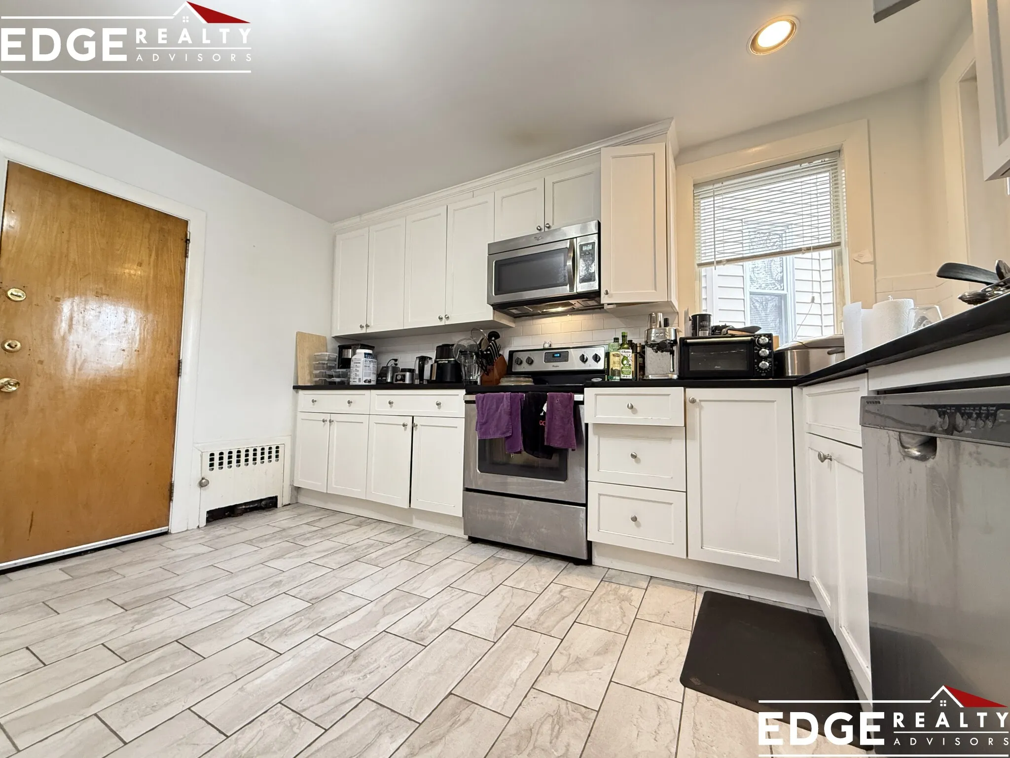 4 bed, 2 bath apartment for rent at 35 Saint Paul St Unit 2, Coolidge Corner — photo 2 of 11