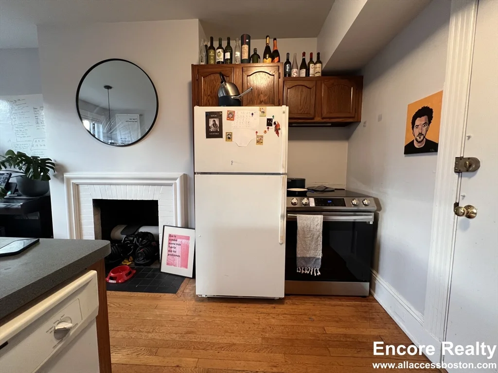 1 bed, 1 bath apartment for rent at 35 Saint Paul St Unit 5, Brookline — photo 9 of 11