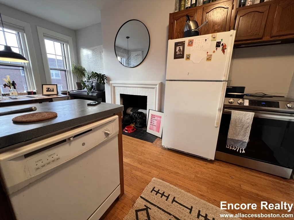 1 bed, 1 bath apartment for rent at 35 Saint Paul St Unit 5, Brookline — photo 10 of 11
