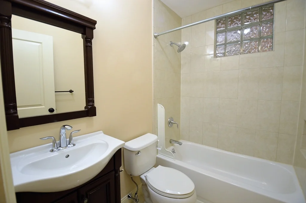2 bed, 1 bath apartment for rent at 35 Saint Paul St Unit 6, Coolidge Corner — photo 7 of 11