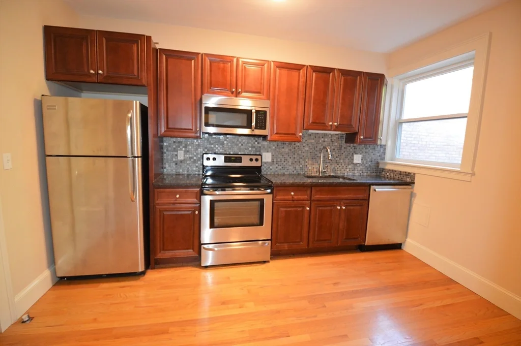 2 bed, 1 bath apartment for rent at 35 Saint Paul St Unit 6, Coolidge Corner — photo 2 of 11