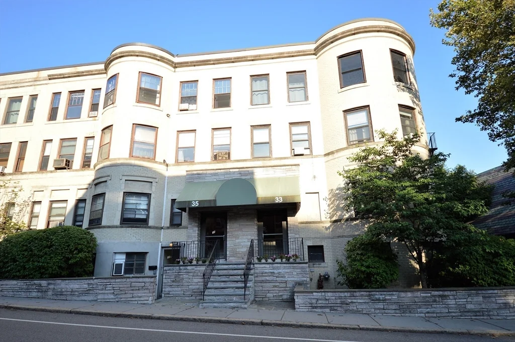 2 bed, 1 bath apartment for rent at 35 Saint Paul St Unit 6, Coolidge Corner