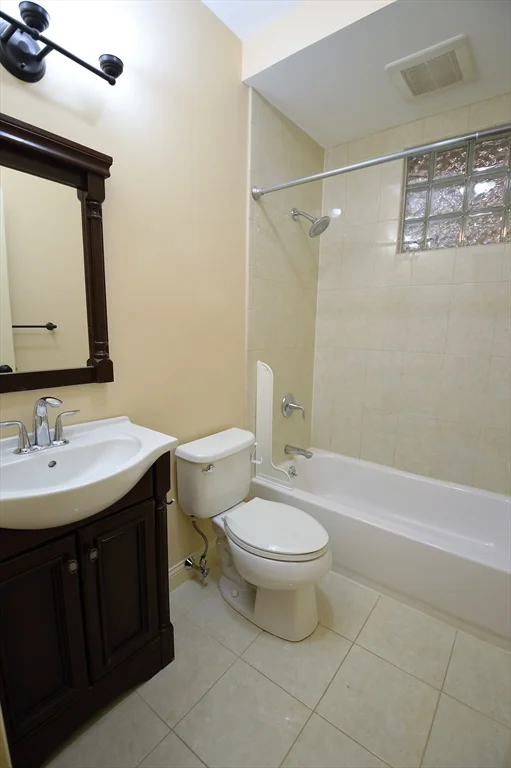 2 bed, 1 bath apartment for rent at 35 Saint Paul St Unit 6, Coolidge Corner — photo 6 of 11