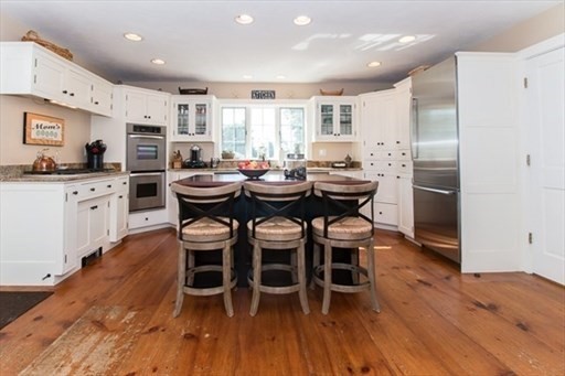 3 bed, 1 bath apartment for rent at 35 Sea St, Marshfield — photo 2 of 12
