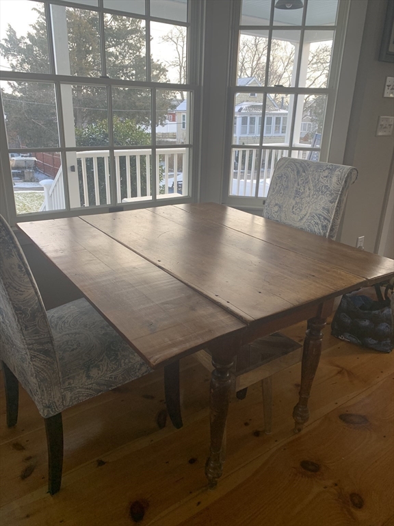 3 bed, 1 bath apartment for rent at 35 Sea St, Marshfield — photo 3 of 12