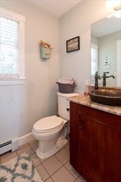 3 bed, 1 bath apartment for rent at 35 Sea St, Marshfield — photo 8 of 12