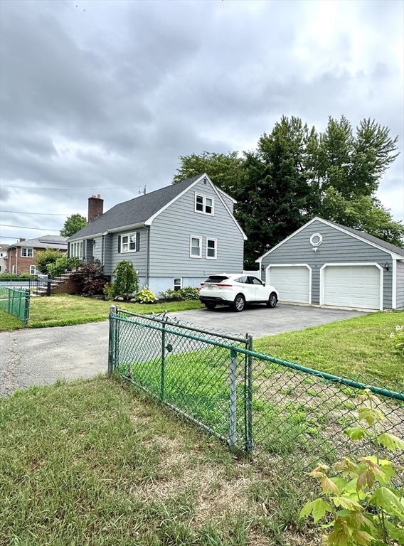 4 bed, 2 bath apartment for rent at 35 Serino Way, Saugus — photo 2 of 9